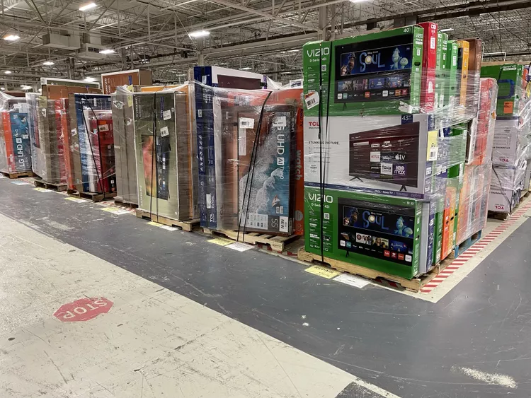 Box Truck 12 Pallets 105 Pcs - LED/LCD TVs - Refurbished - Element Electronics, VIZIO, Samsung, Sony